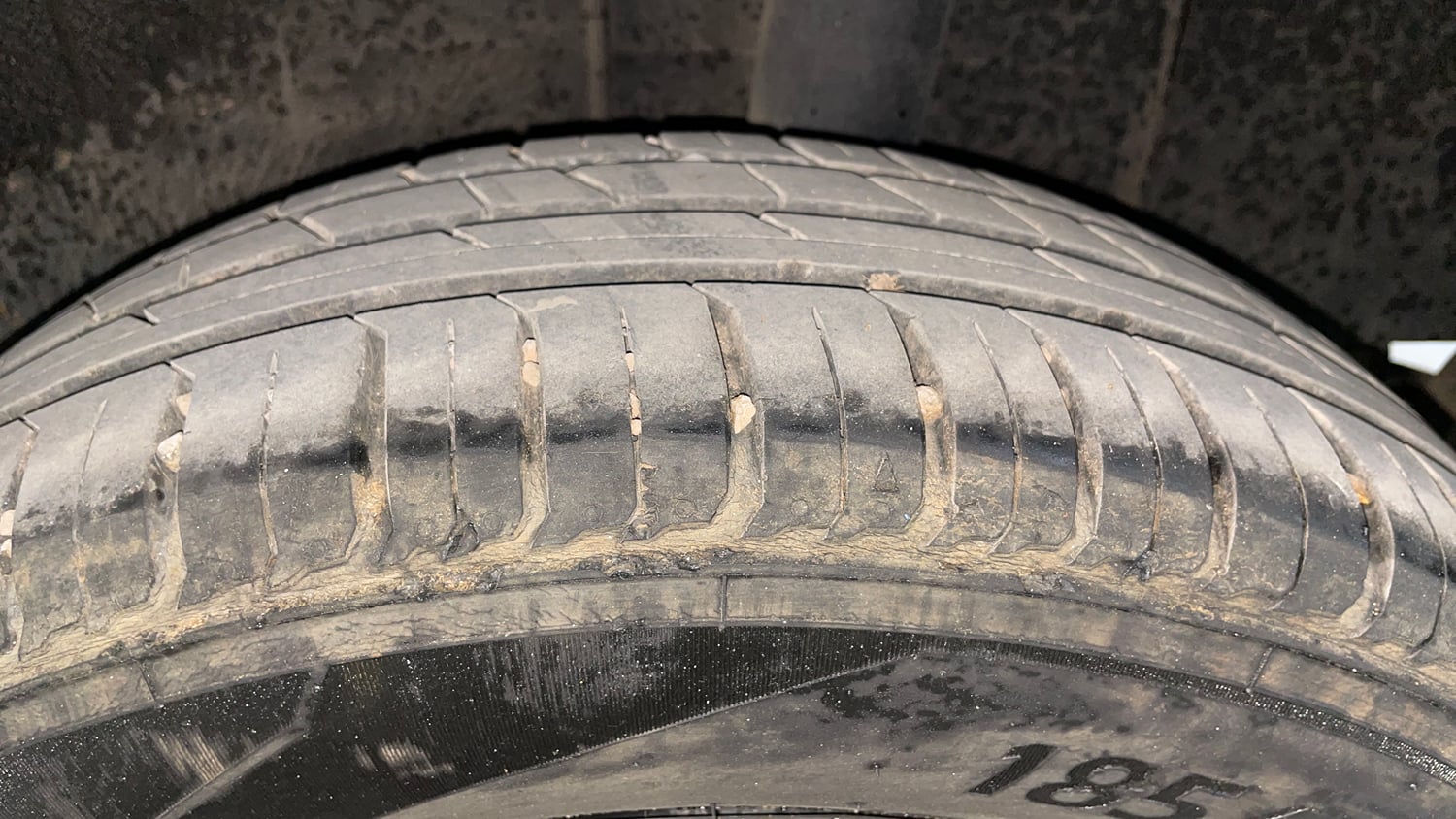 Used 2020 Renault Triber RXZ EASY-R AMT Petrol Automatic tyres LEFT REAR TYRE TREAD VIEW