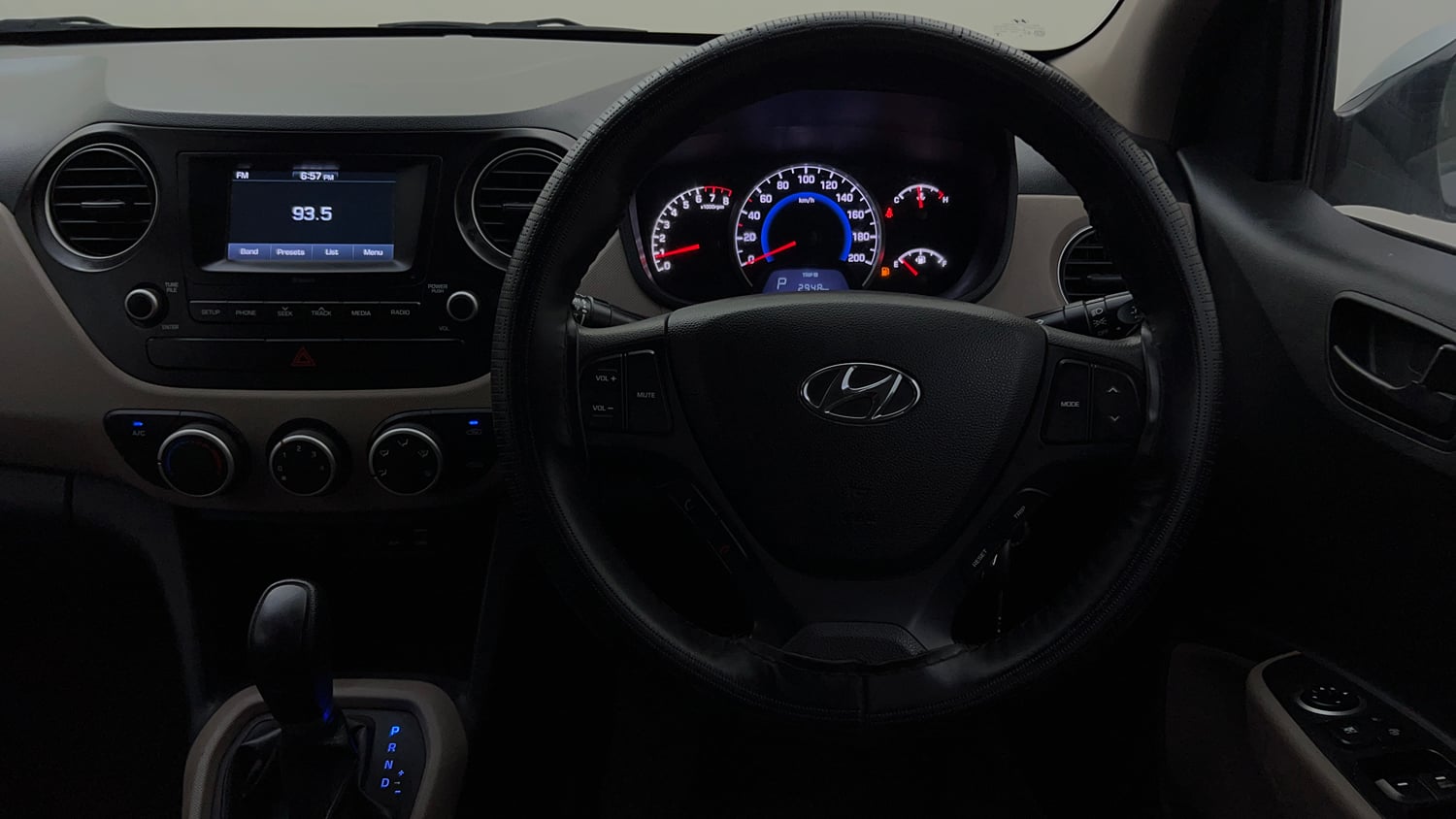 Used 2018 Hyundai Grand i10 Magna AT 1.2 Kappa VTVT Petrol Automatic top_features Steering mounted controls