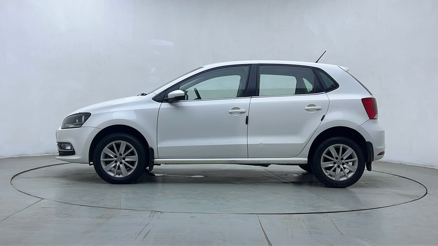 Used 2016 Volkswagen Polo Highline1.2L (P) Petrol Manual exterior LEFT SIDE VIEW