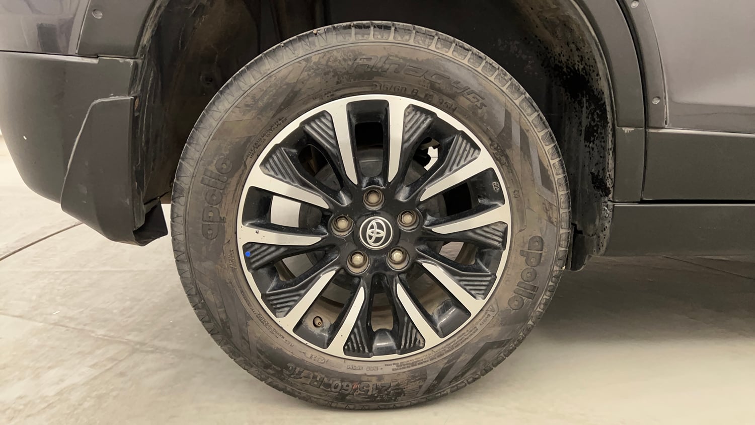 Used 2022 Toyota Urban Cruiser Premium Grade AT Petrol Automatic tyres RIGHT REAR TYRE RIM VIEW