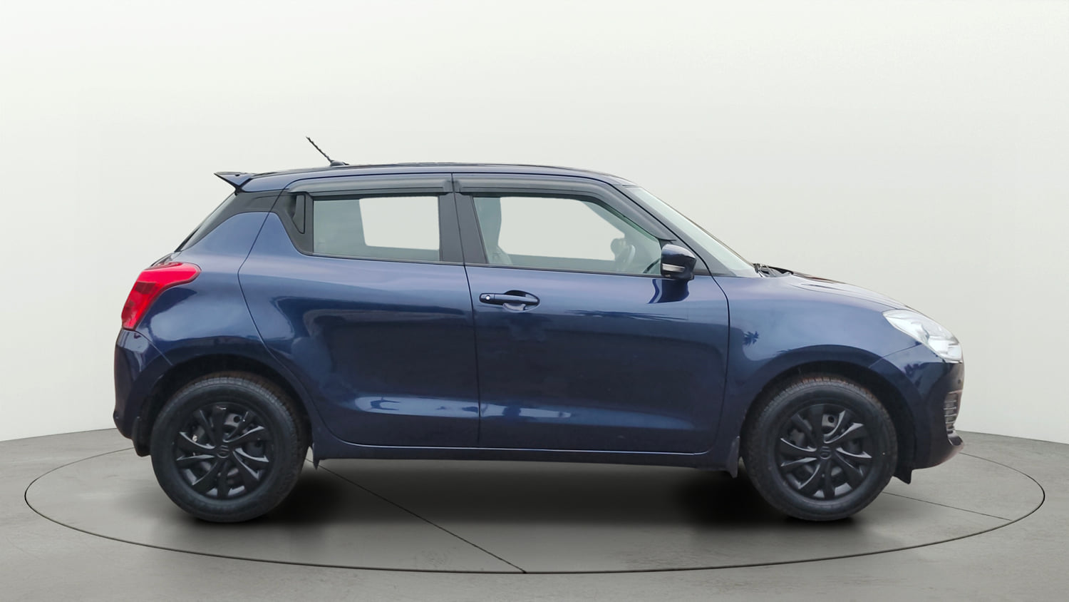 Used 2022 Maruti Suzuki Swift VXi Petrol Manual exterior RIGHT SIDE VIEW