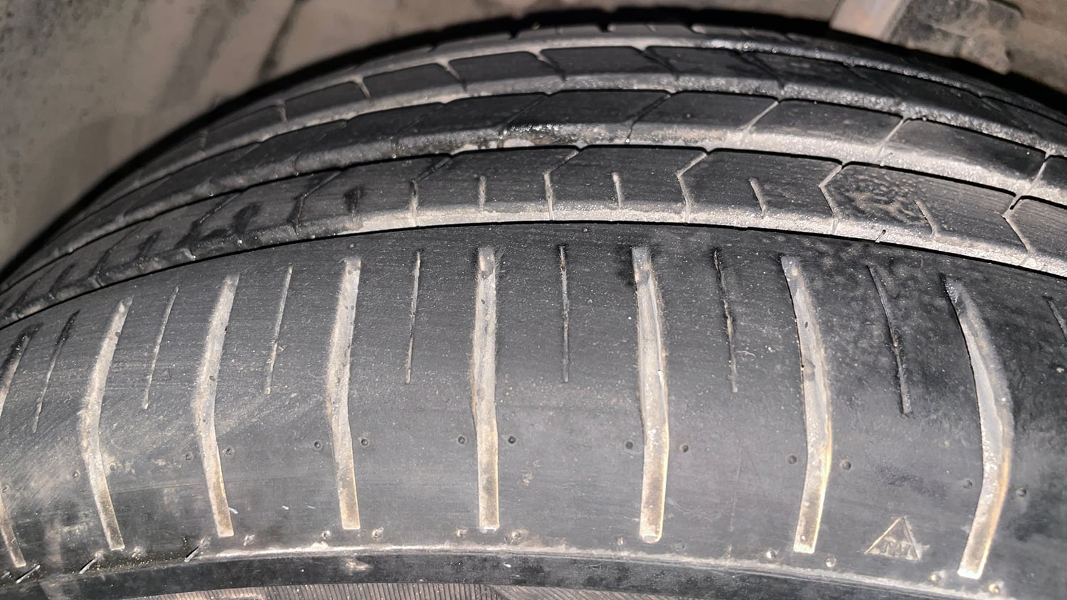 Used 2016 Maruti Suzuki Ciaz ZXi Petrol Manual tyres LEFT FRONT TYRE TREAD VIEW