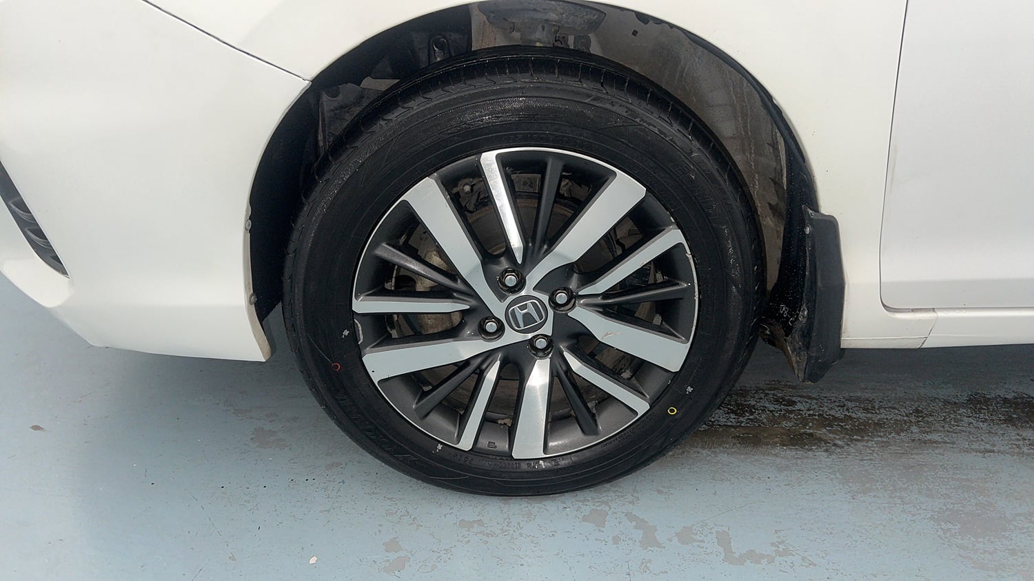 Used 2022 Honda City VX Diesel Diesel Manual tyres LEFT FRONT TYRE RIM VIEW