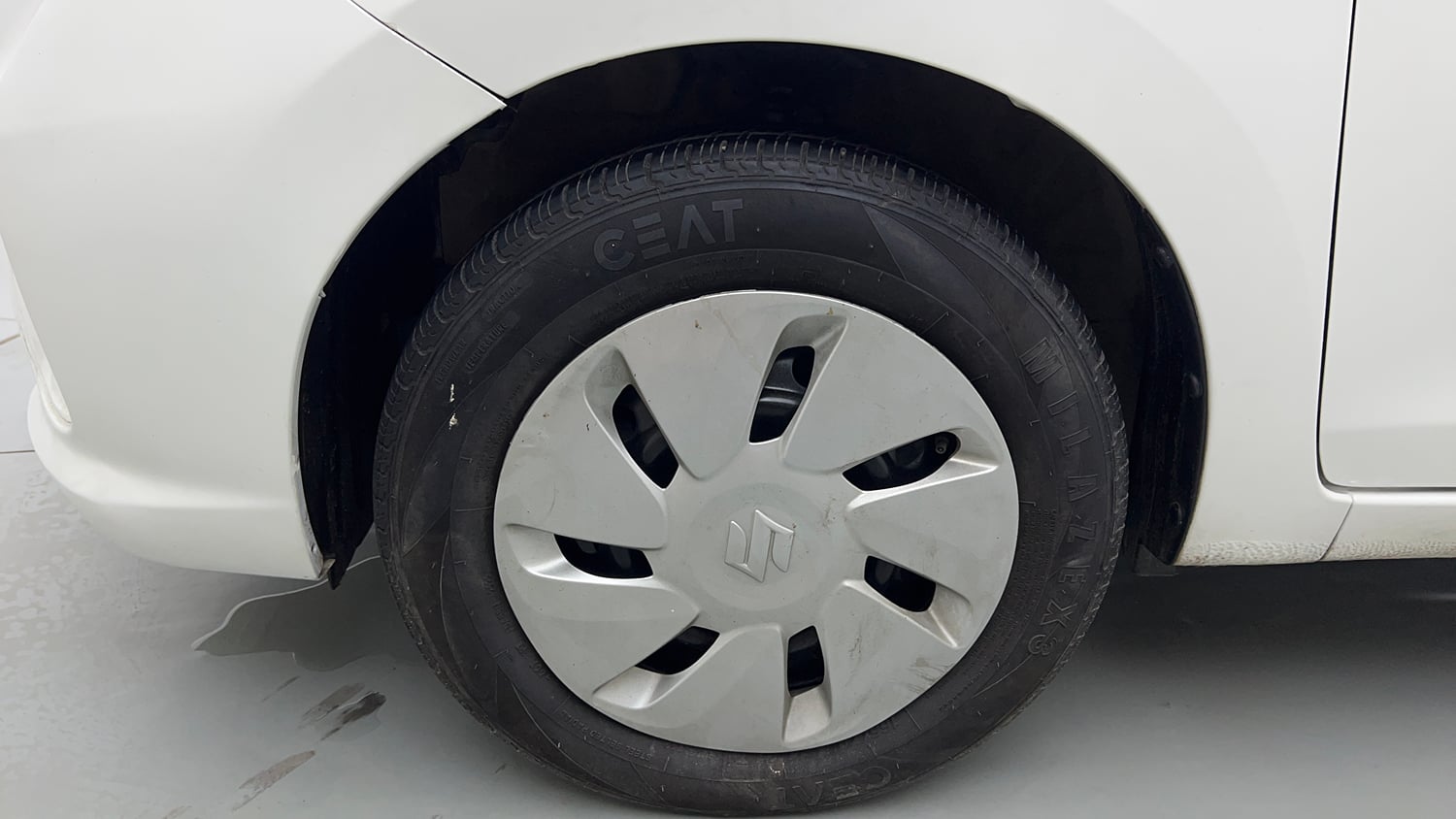 Used 2019 Maruti Suzuki Celerio VXi AMT Petrol Automatic tyres LEFT FRONT TYRE RIM VIEW