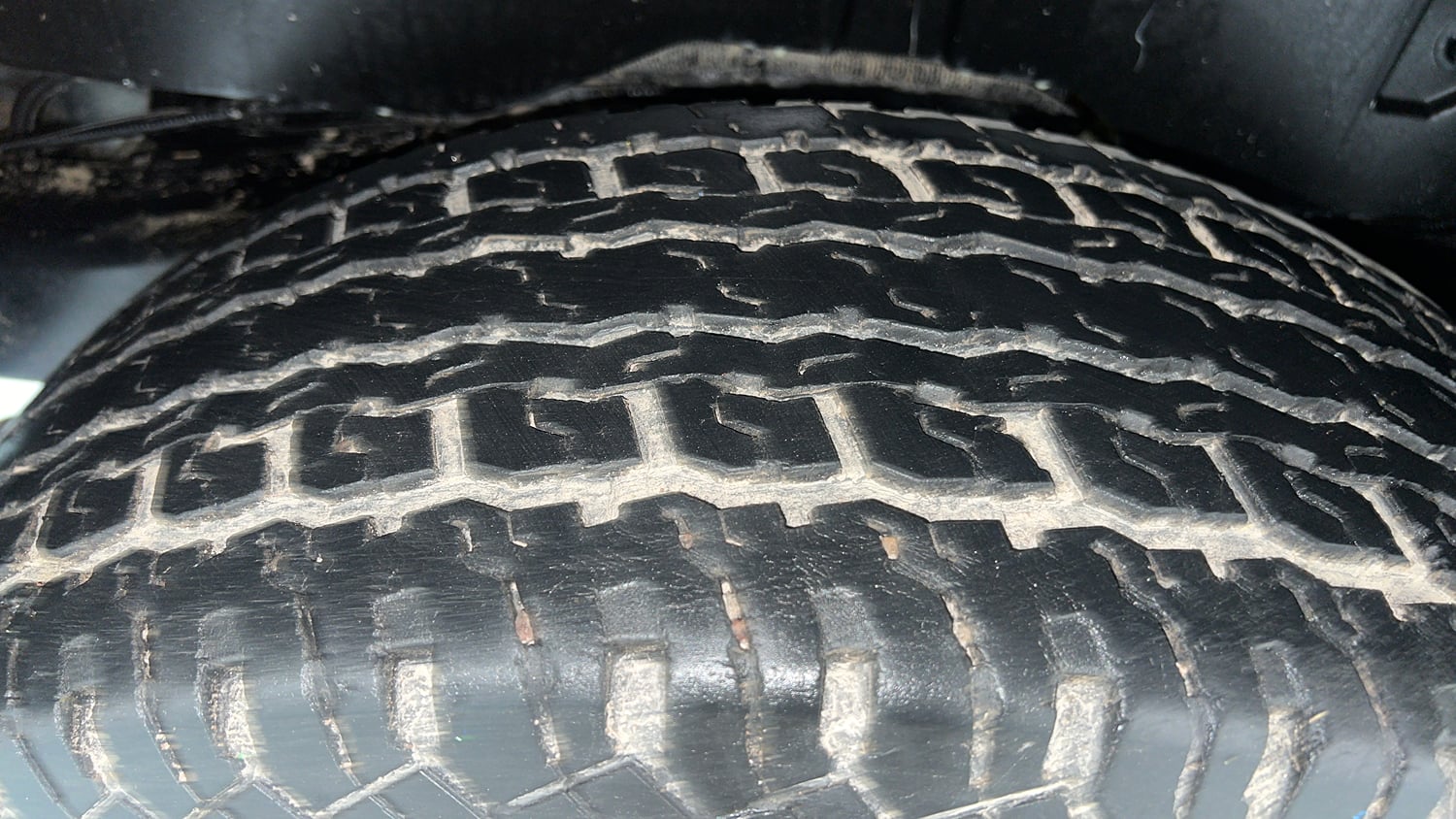Used 2022 mahindra Thar LX Hard Top Diesel AT 4WD Diesel Automatic tyres RIGHT REAR TYRE TREAD VIEW