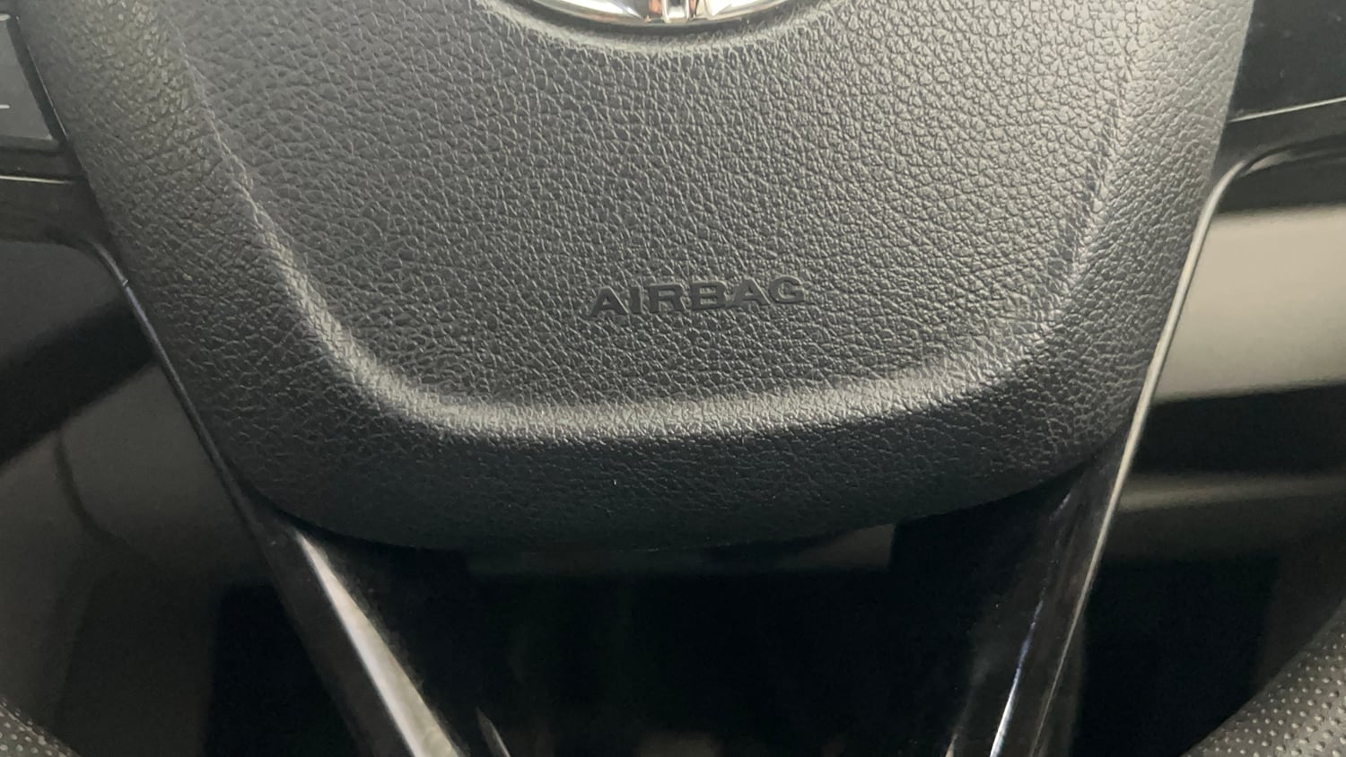 Used 2019 Tata Tiago Revotron XZ Petrol Manual top_features Airbags