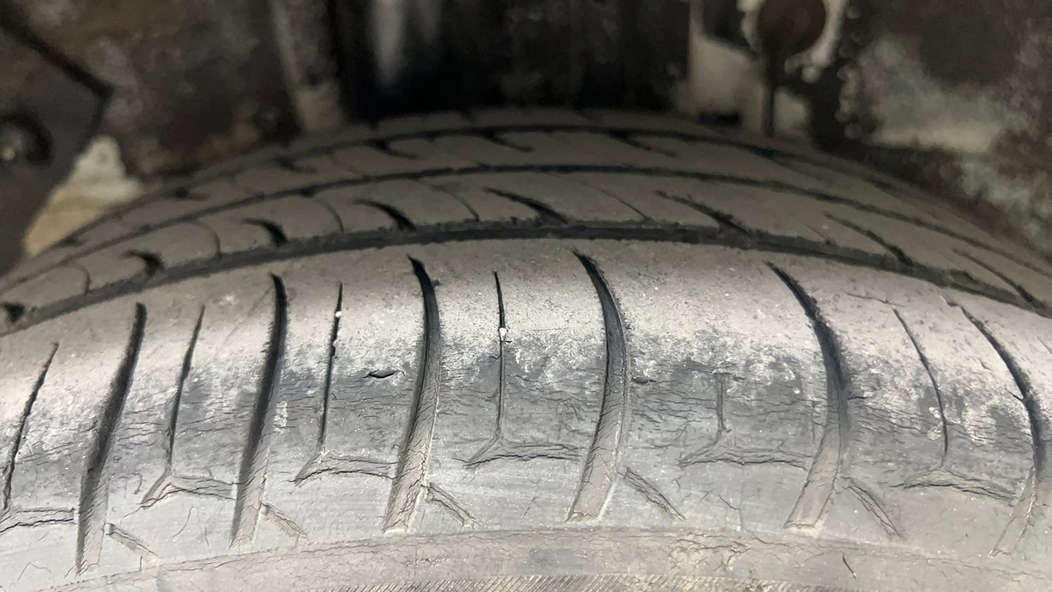 Used 2019 Hyundai Elite i20 Asta 1.2 (O) Petrol Manual tyres RIGHT REAR TYRE TREAD VIEW