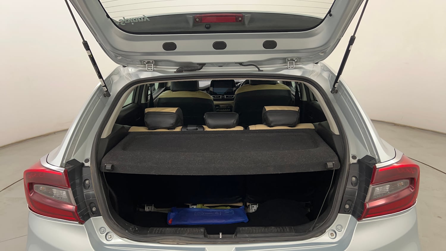 Used 2023 Toyota Glanza V AMT Petrol Automatic interior DICKY INSIDE VIEW