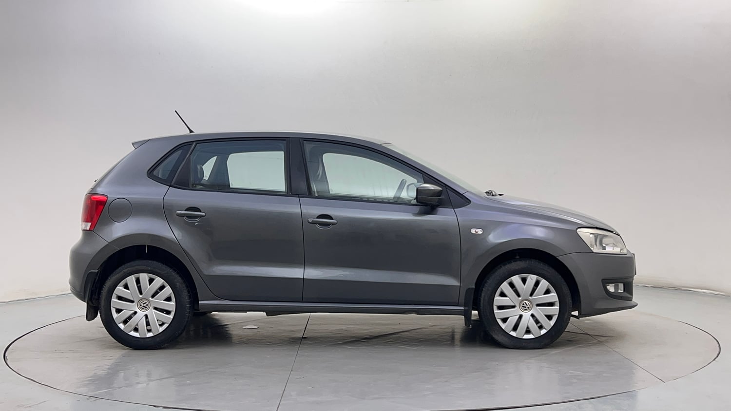 Used 2013 Volkswagen Polo Comfortline 1.2L (P) Petrol Manual exterior RIGHT SIDE VIEW