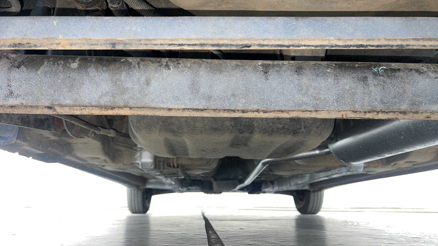 Used 2016 Hyundai Eon Era + AirBag Petrol Manual extra REAR UNDERBODY VIEW (TAKEN FROM REAR)