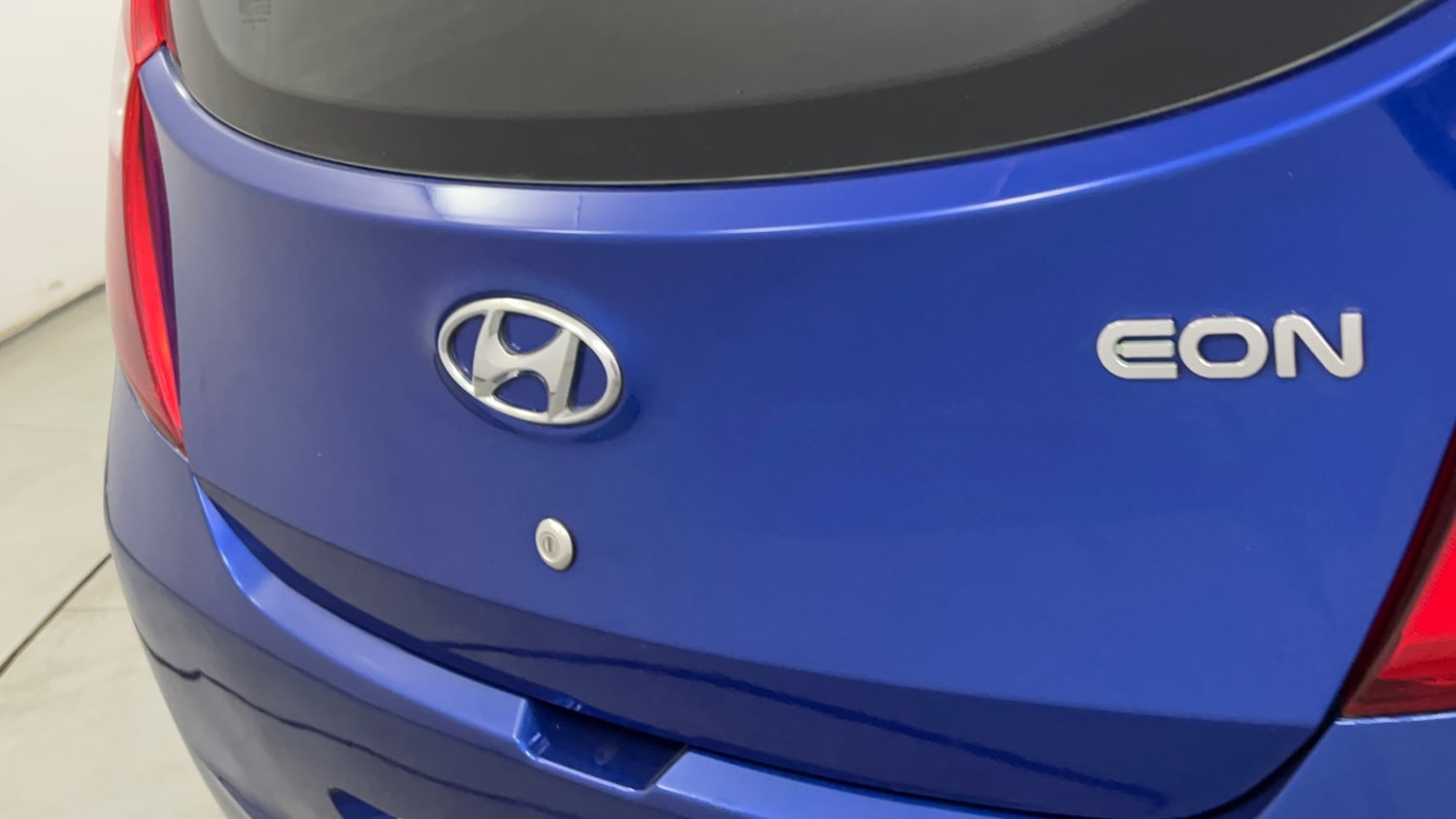 Used 2017 hyundai Eon Magna+ (O) Petrol Manual dents MINOR SCRATCH