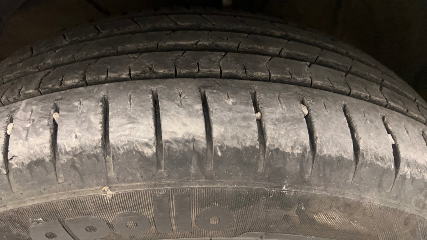 Used 2023 Toyota Glanza V AMT Petrol Automatic tyres LEFT FRONT TYRE TREAD VIEW