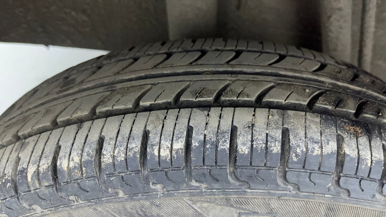 Used 2016 Renault Kwid RXT Petrol Manual tyres RIGHT REAR TYRE TREAD VIEW