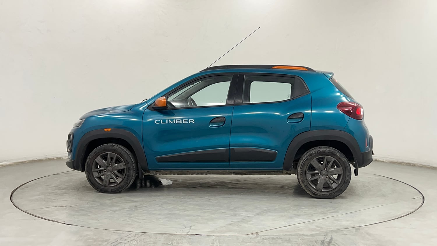 Used 2019 Renault Kwid CLIMBER 1.0 AMT Opt Petrol Automatic exterior LEFT SIDE VIEW