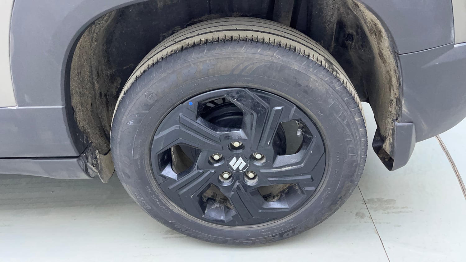 Used 2024 Maruti Suzuki Brezza ZXi Petrol Manual tyres LEFT REAR TYRE RIM VIEW