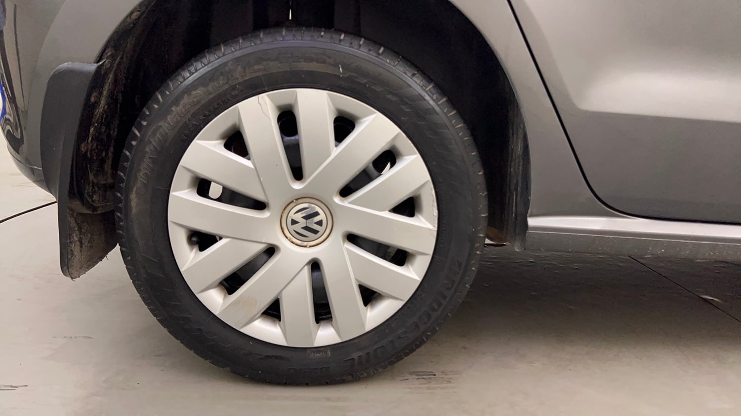 Used 2013 Volkswagen Polo Comfortline 1.2L (P) Petrol Manual tyres RIGHT REAR TYRE RIM VIEW