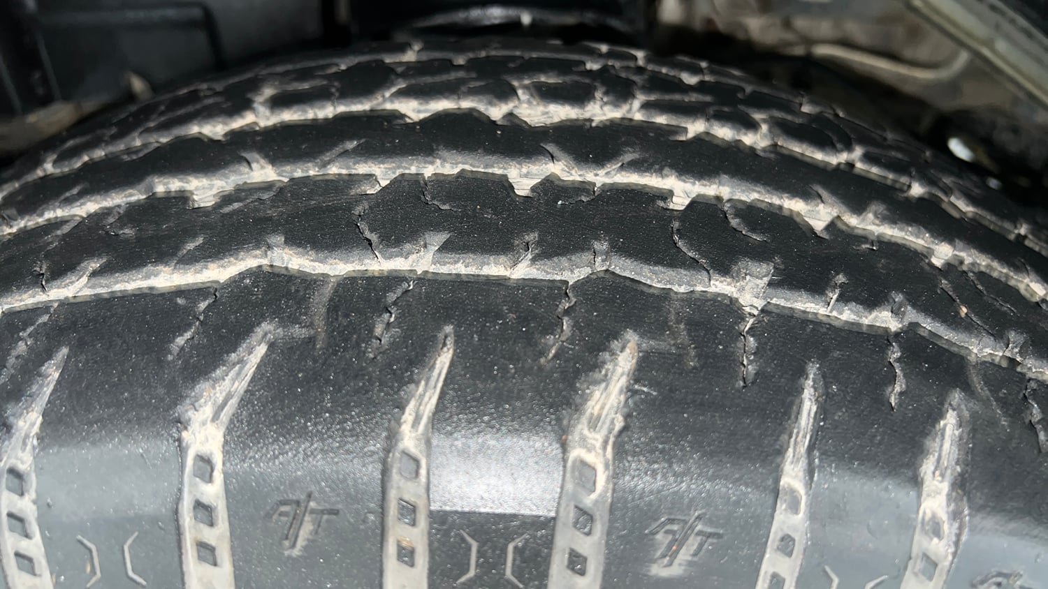 Used 2022 mahindra Thar LX Hard Top Diesel AT 4WD Diesel Automatic tyres LEFT FRONT TYRE TREAD VIEW