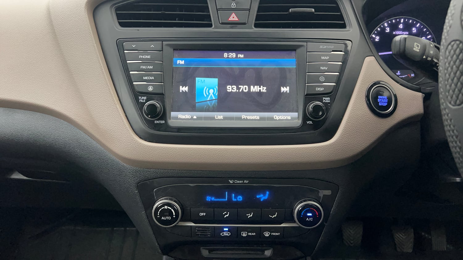 Used 2016 Hyundai Elite i20 Asta 1.2 (O) Petrol Manual interior MUSIC SYSTEM & AC CONTROL VIEW
