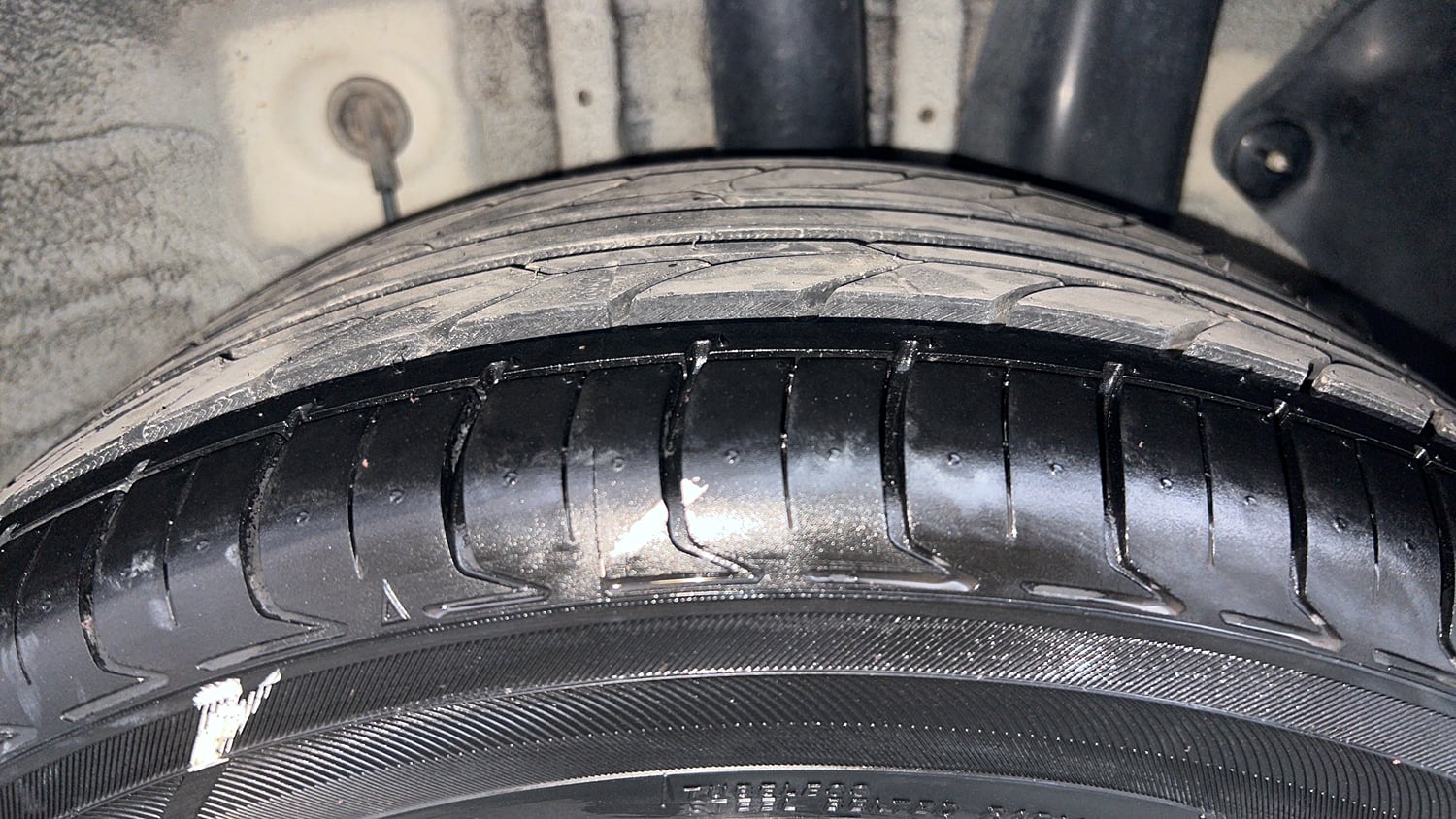 Used 2018 Hyundai Elite i20 Asta 1.4 CRDI (O) Diesel Manual tyres LEFT REAR TYRE TREAD VIEW