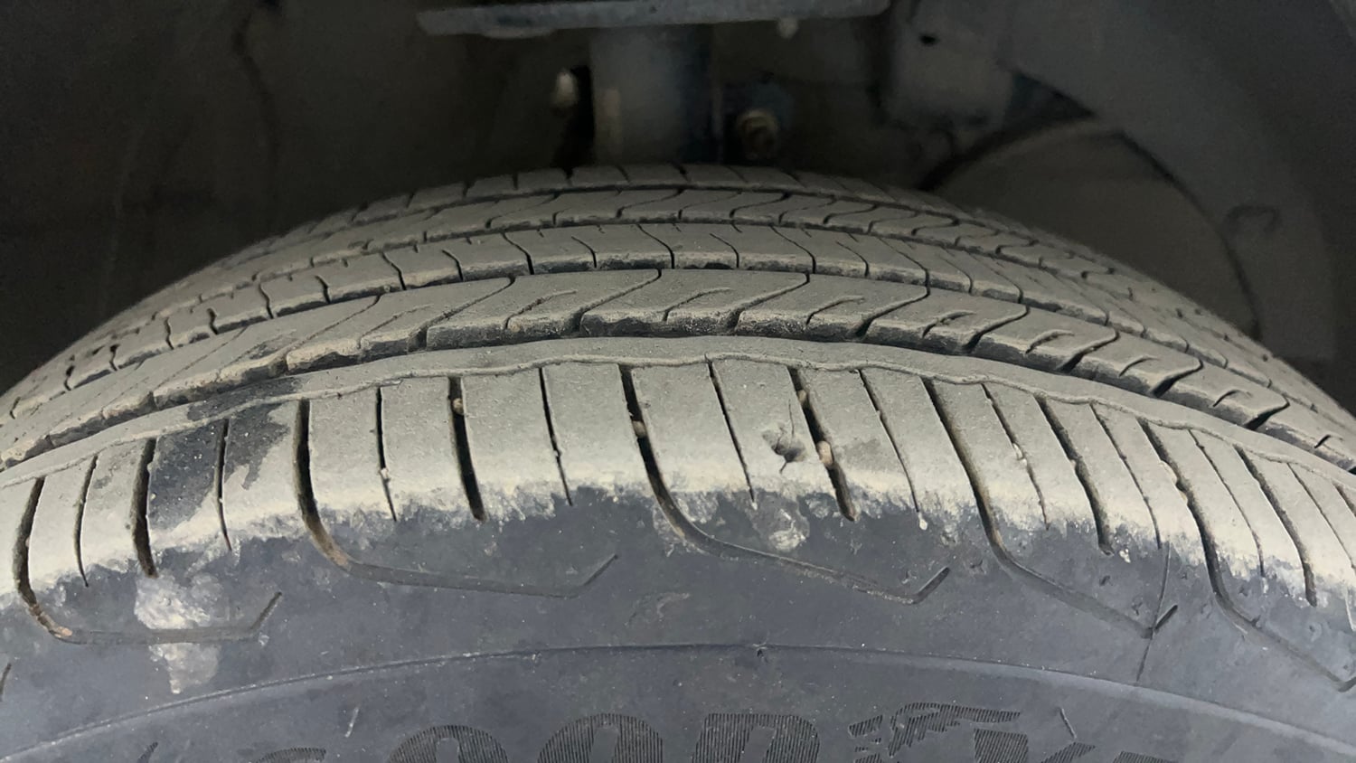 Used 2024 Maruti Suzuki Fronx Delta Plus 1.2L AGS Petrol Automatic tyres RIGHT FRONT TYRE TREAD VIEW