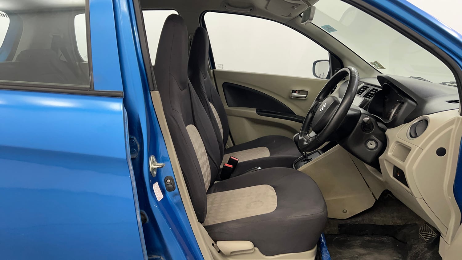 Used 2014 Maruti Suzuki Celerio VXi AMT Petrol Automatic interior RIGHT SIDE FRONT DOOR CABIN VIEW