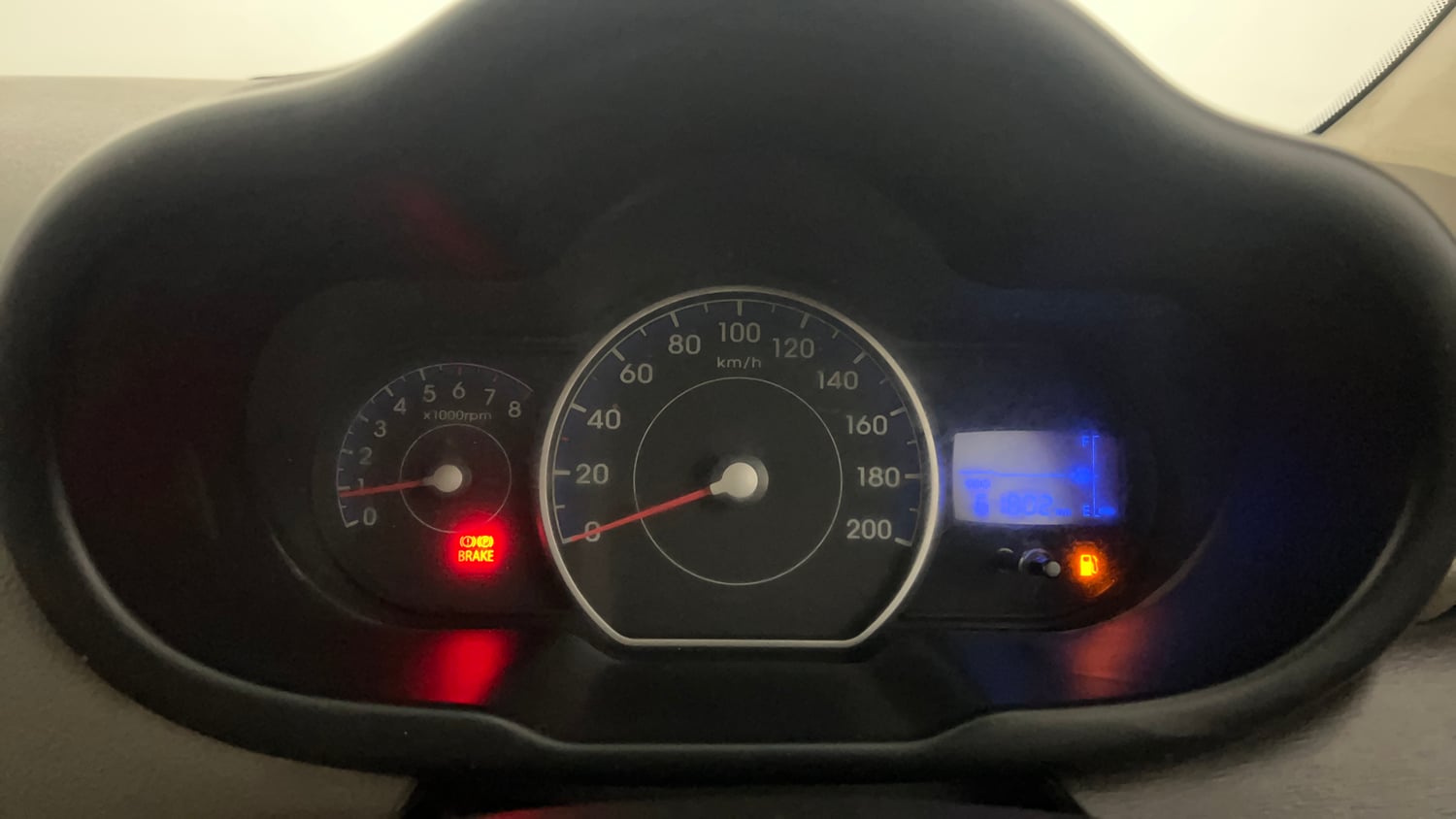 Used 2014 Hyundai i10 Magna 1.1 iRDE2 Petrol Manual interior CLUSTERMETER VIEW