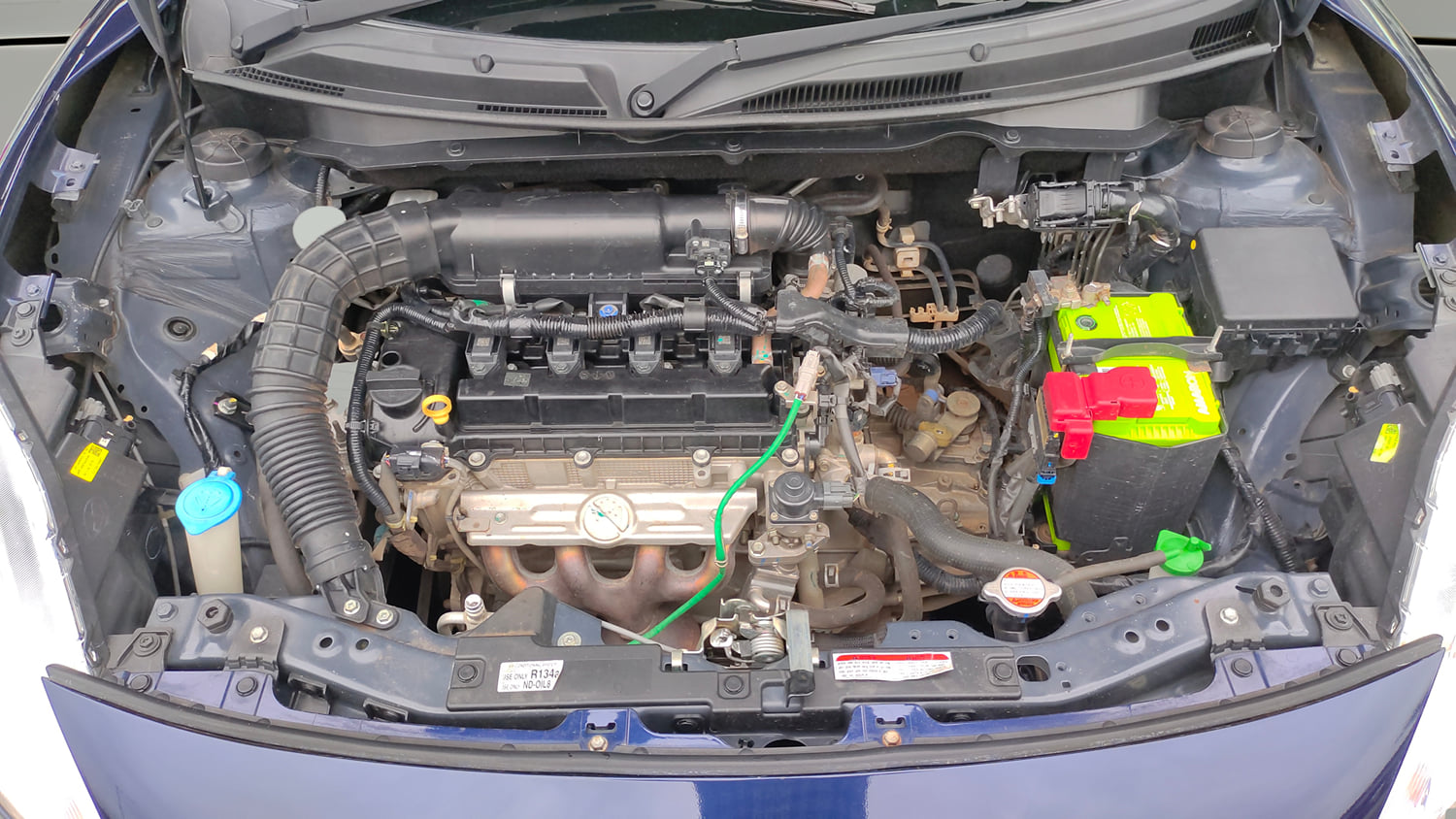 Used 2022 Maruti Suzuki Swift VXi Petrol Manual engine ENGINE & BONNET OPEN FRONT VIEW