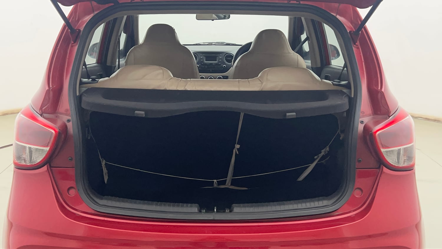 Used 2018 Hyundai Grand i10 Magna 1.2 Kappa VTVT Petrol Manual interior DICKY INSIDE VIEW