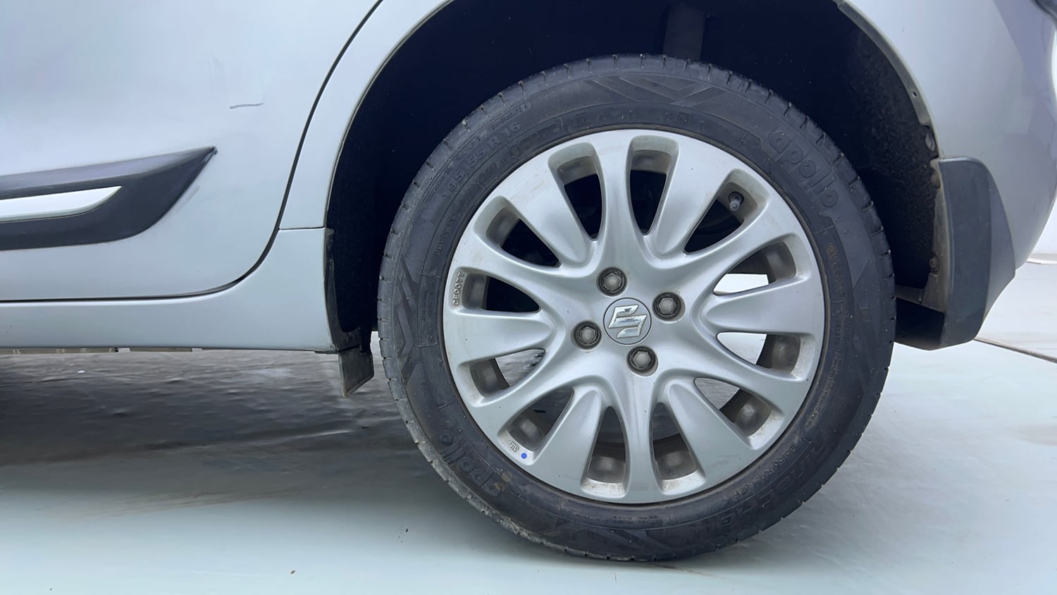 Used 2017 Maruti Suzuki Baleno Zeta 1.2 AT Petrol Automatic tyres LEFT REAR TYRE RIM VIEW