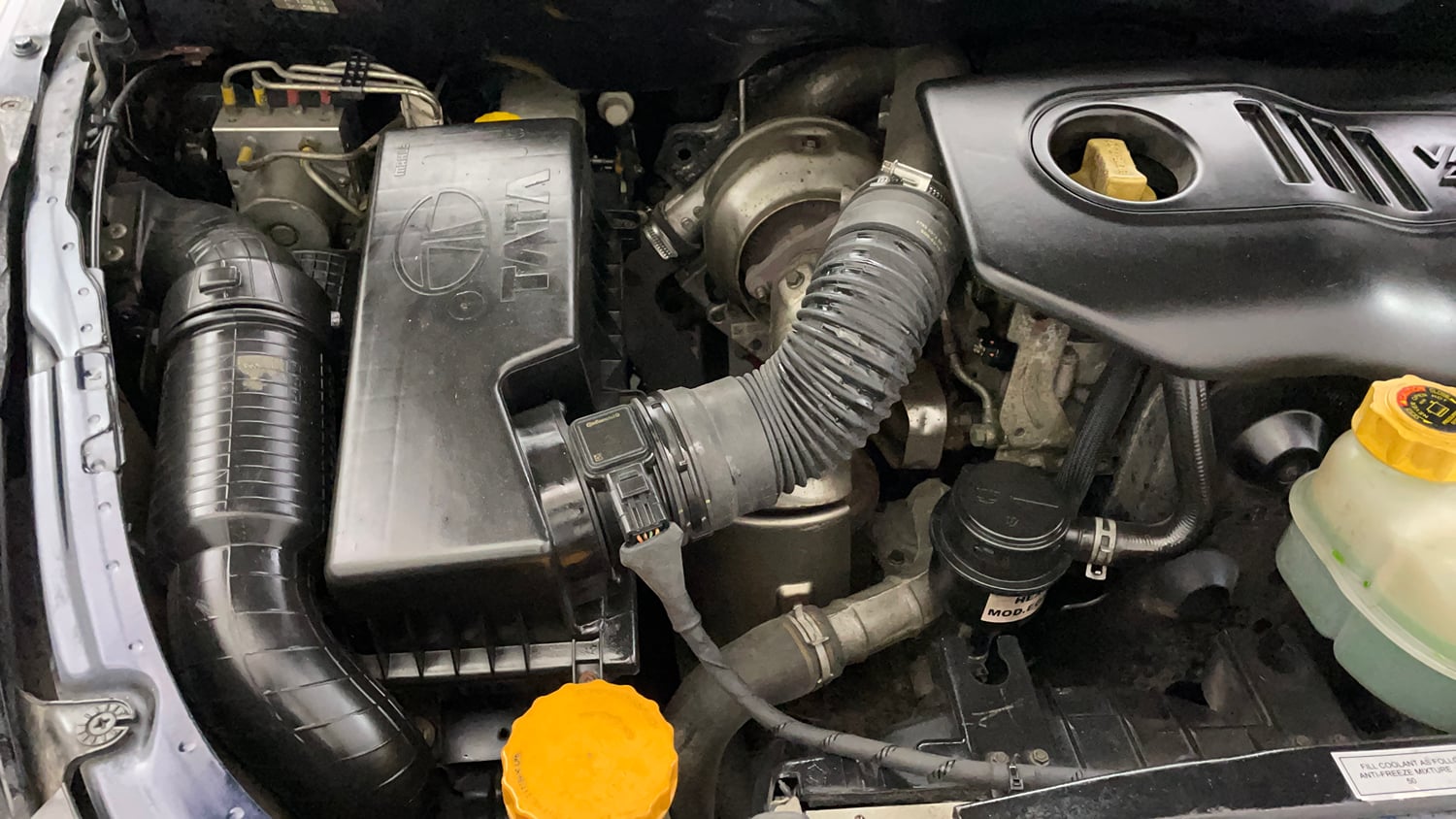 Used 2019 Tata Hexa XTA 4x2 6 STR Diesel Automatic engine ENGINE RIGHT SIDE VIEW