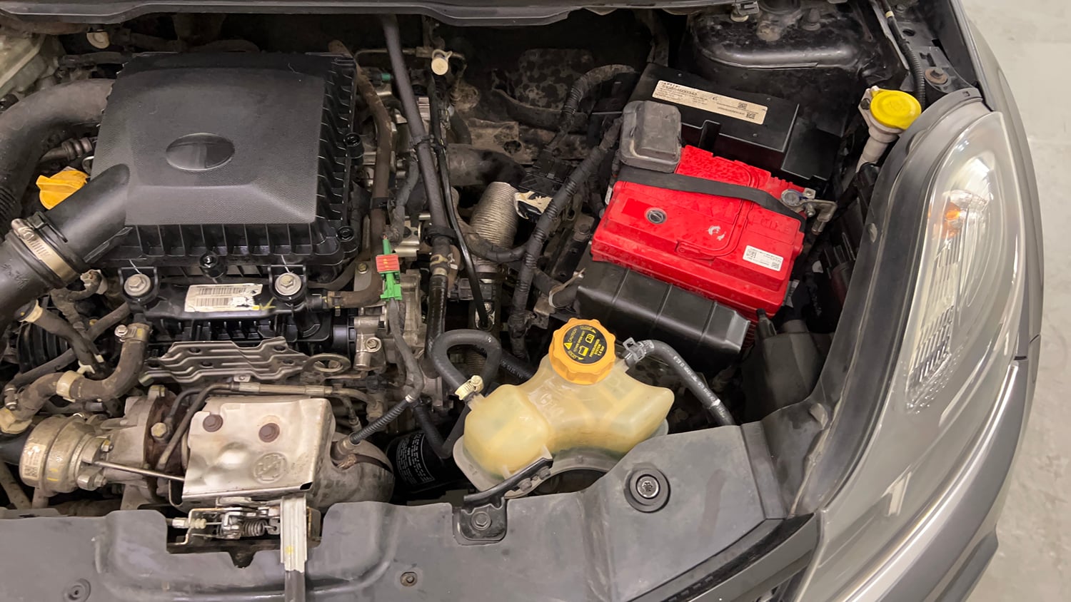 Used 2019 Tata Nexon XM Petrol Manual engine ENGINE LEFT SIDE VIEW