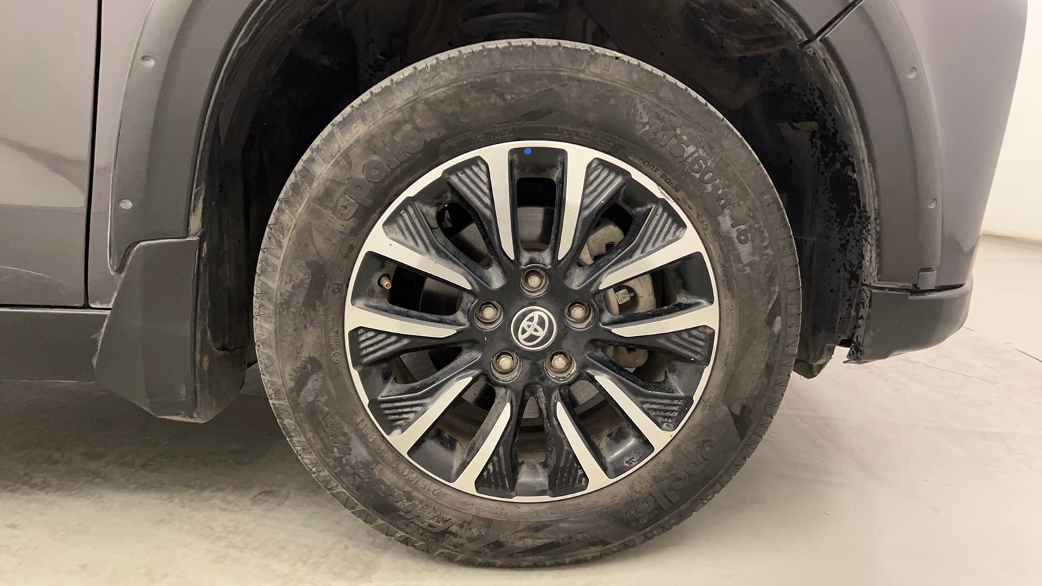 Used 2022 Toyota Urban Cruiser Premium Grade AT Petrol Automatic tyres RIGHT FRONT TYRE RIM VIEW