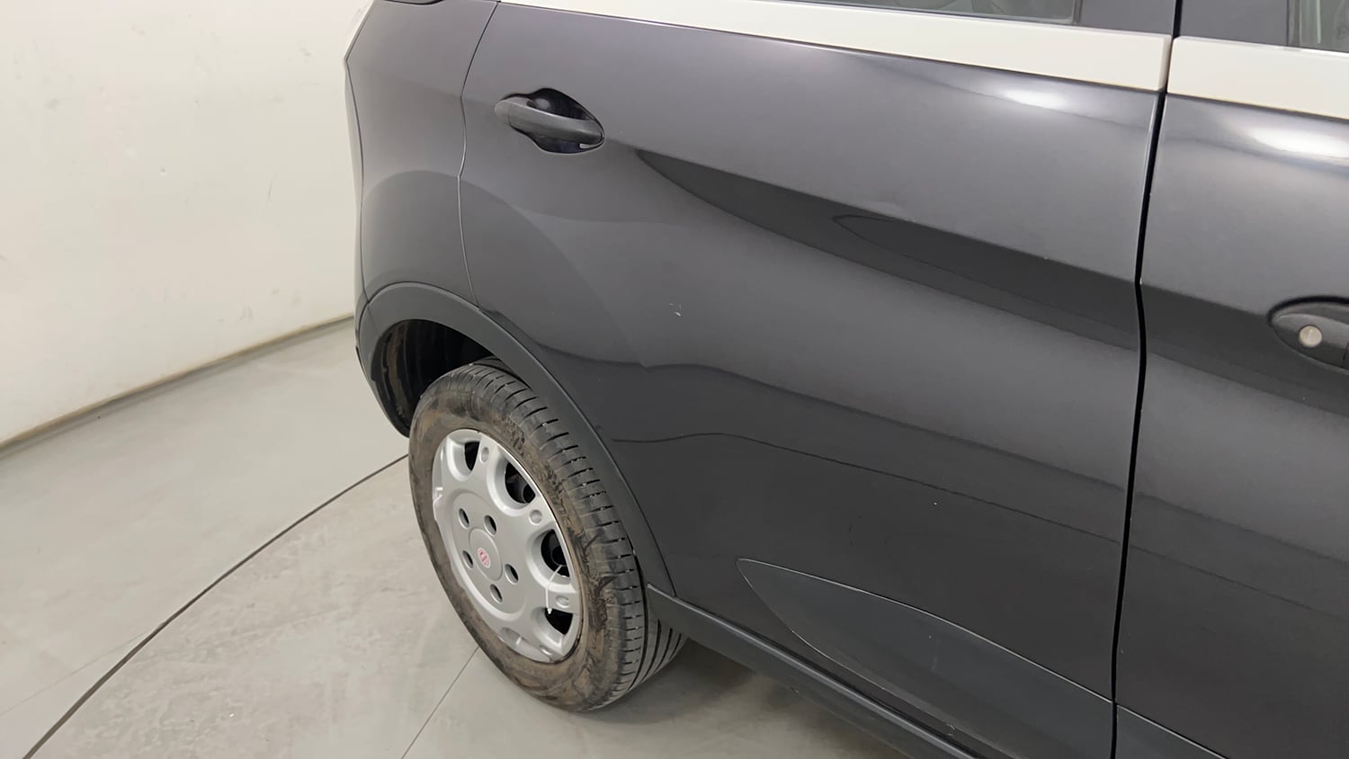 Used 2019 Tata Nexon XM Petrol Manual dents MINOR SCRATCH