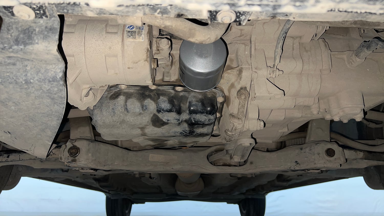 Used 2023 Volkswagen Taigun Highline 1.0 TSI MT Petrol Manual extra FRONT LEFT UNDERBODY VIEW