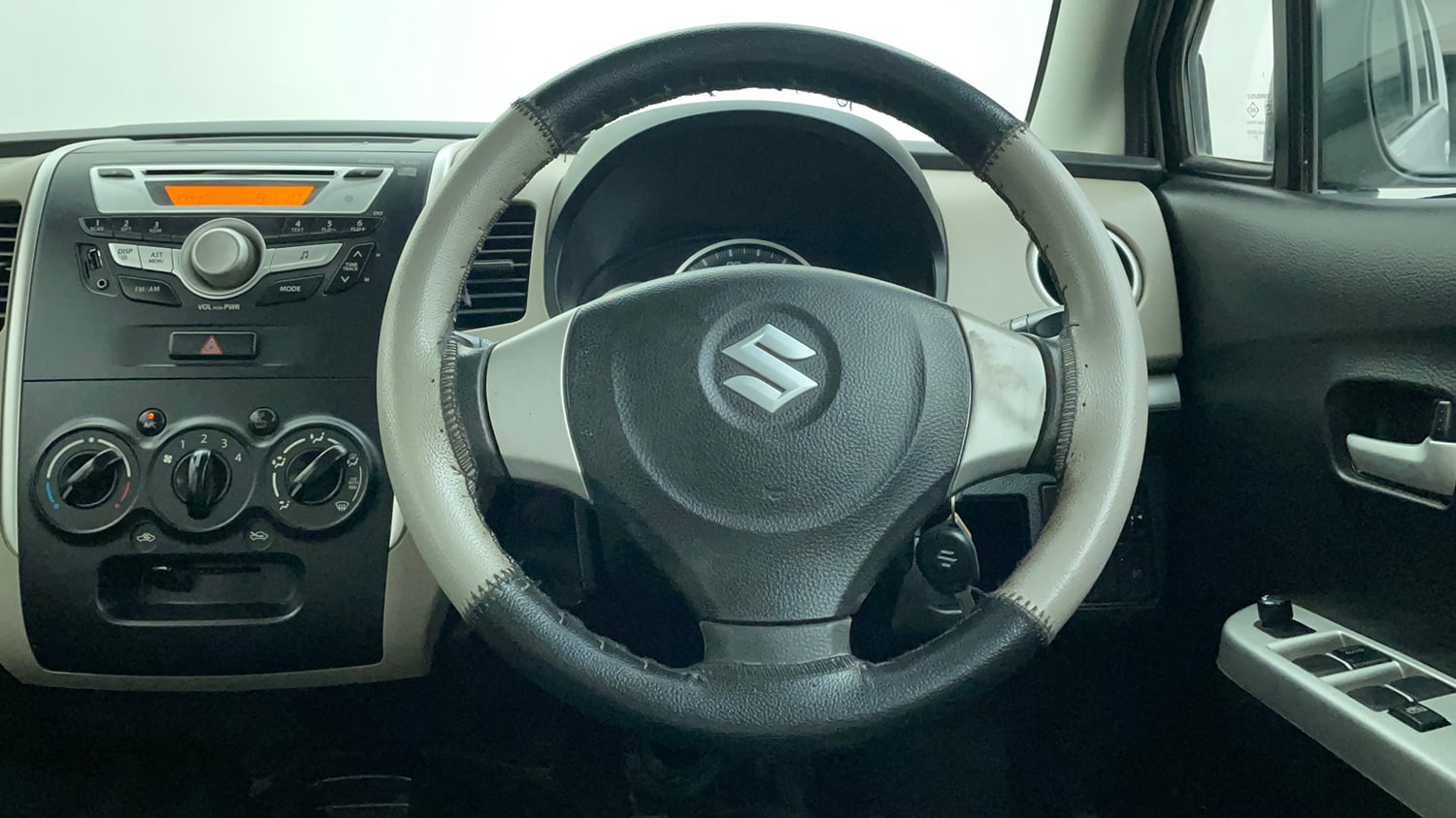 Used 2015 Maruti Suzuki Wagon R VXI Petrol Manual interior STEERING VIEW