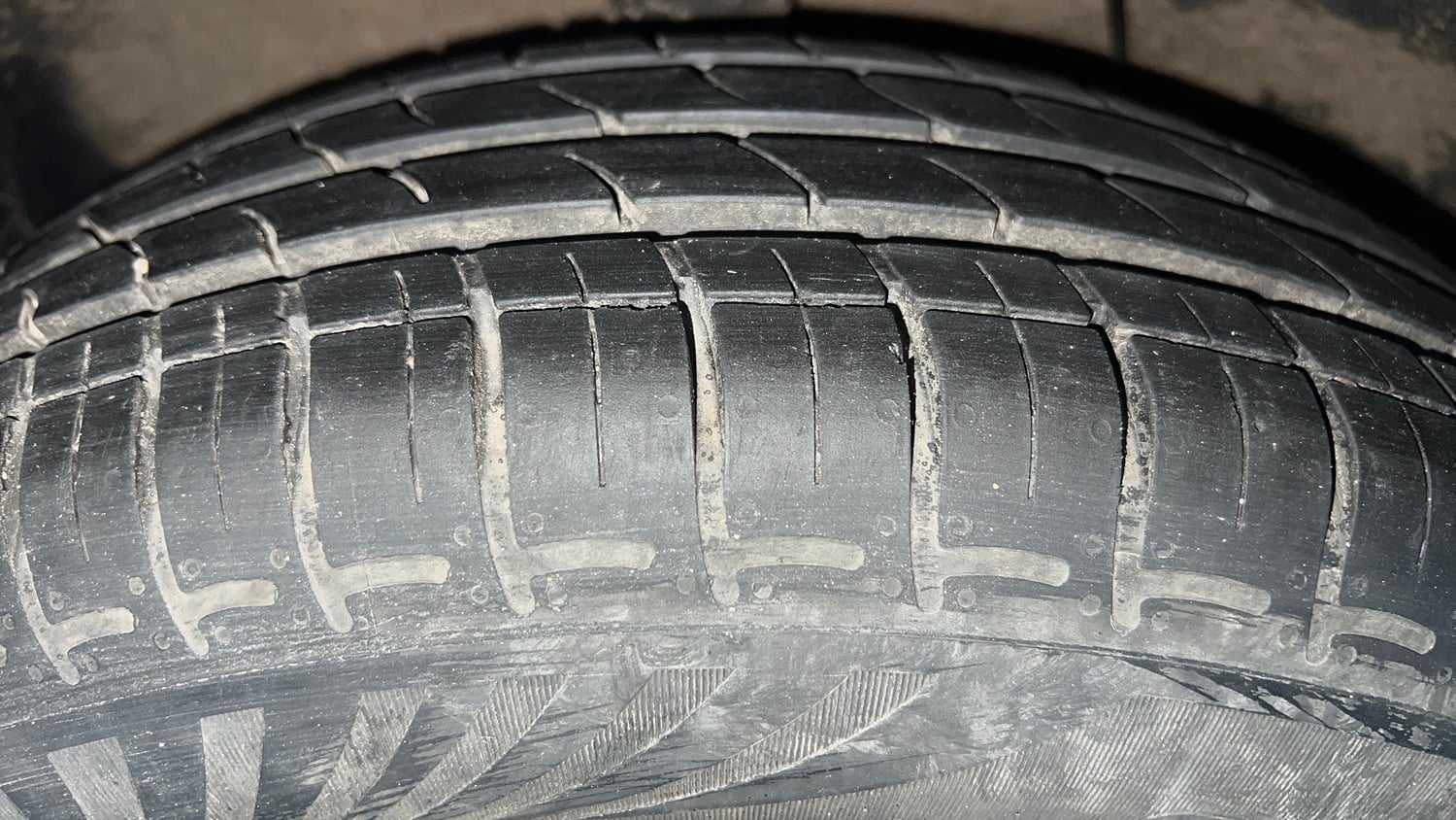 Used 2022 Hyundai Grand i10 Nios Sportz 1.2 Kappa VTVT CNG Cng Manual tyres RIGHT REAR TYRE TREAD VIEW