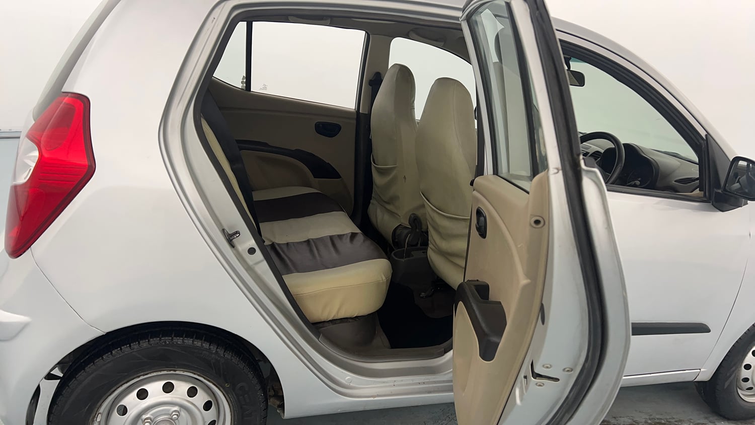 Used 2014 Hyundai i10 Magna 1.1 iRDE2 Petrol Manual interior RIGHT SIDE REAR DOOR CABIN VIEW