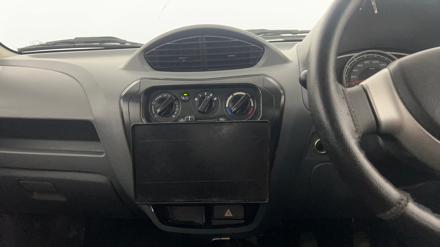 Used 2016 Maruti Suzuki Alto 800 Lxi Petrol Manual interior MUSIC SYSTEM & AC CONTROL VIEW