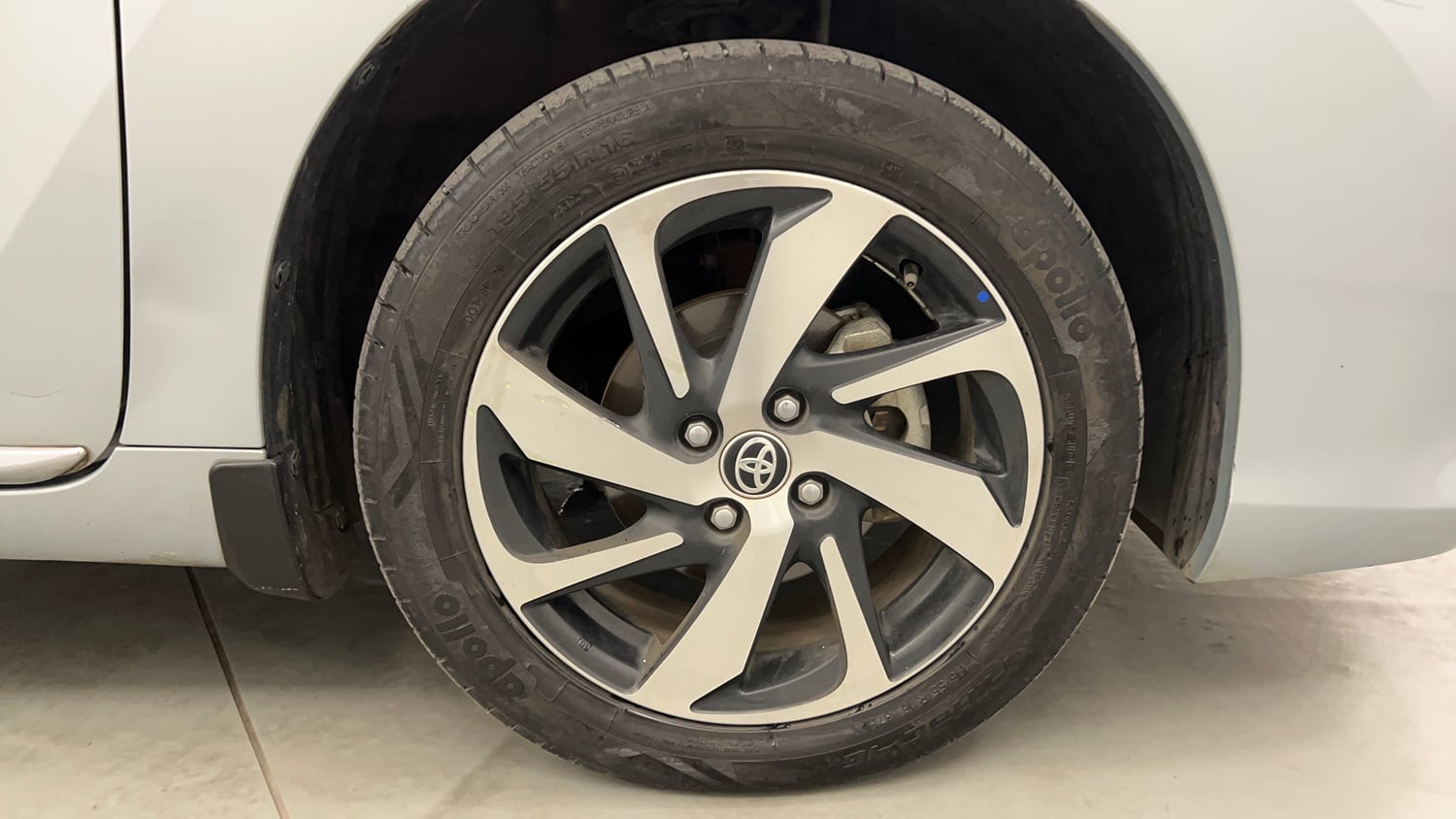 Used 2023 Toyota Glanza V AMT Petrol Automatic tyres RIGHT FRONT TYRE RIM VIEW