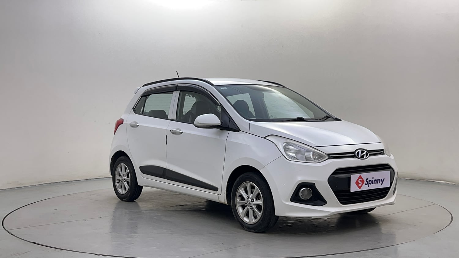 Used 2013 Hyundai Grand i10 Asta AT 1.2 Kappa VTVT Petrol Automatic exterior RIGHT FRONT CORNER VIEW
