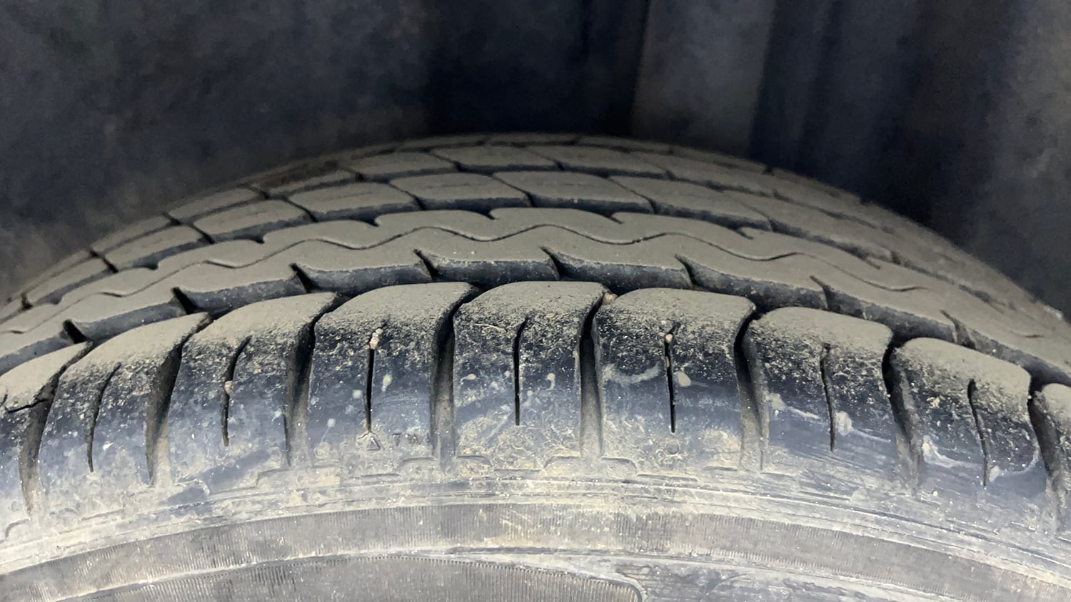 Used 2022 Volkswagen Vento Highline Plus 1.0L TSI Automatic Petrol Automatic tyres LEFT REAR TYRE TREAD VIEW