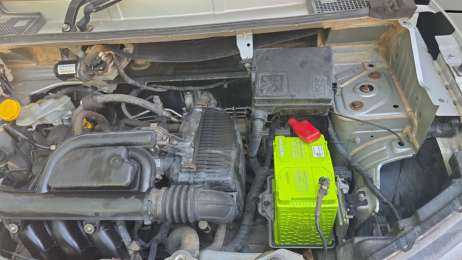 Used 2022 Renault Kwid RXL (O) 0.8 Petrol Manual engine ENGINE LEFT SIDE VIEW