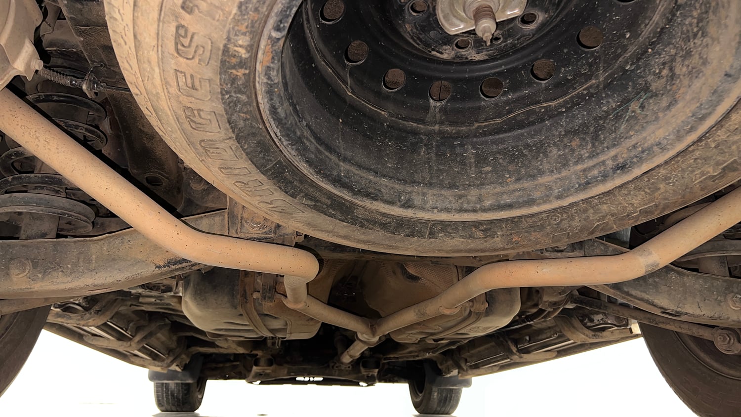 Used 2019 Mahindra XUV500 W7 Diesel Manual extra REAR UNDERBODY VIEW (TAKEN FROM REAR)