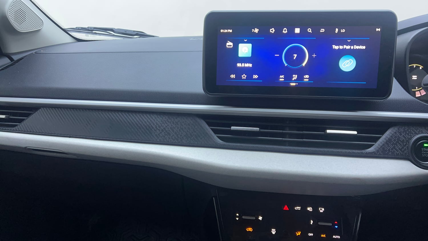 Used 2025 Tata Nexon Creative 1.2 Revotron Petrol 6MT Petrol Manual interior MUSIC SYSTEM & AC CONTROL VIEW
