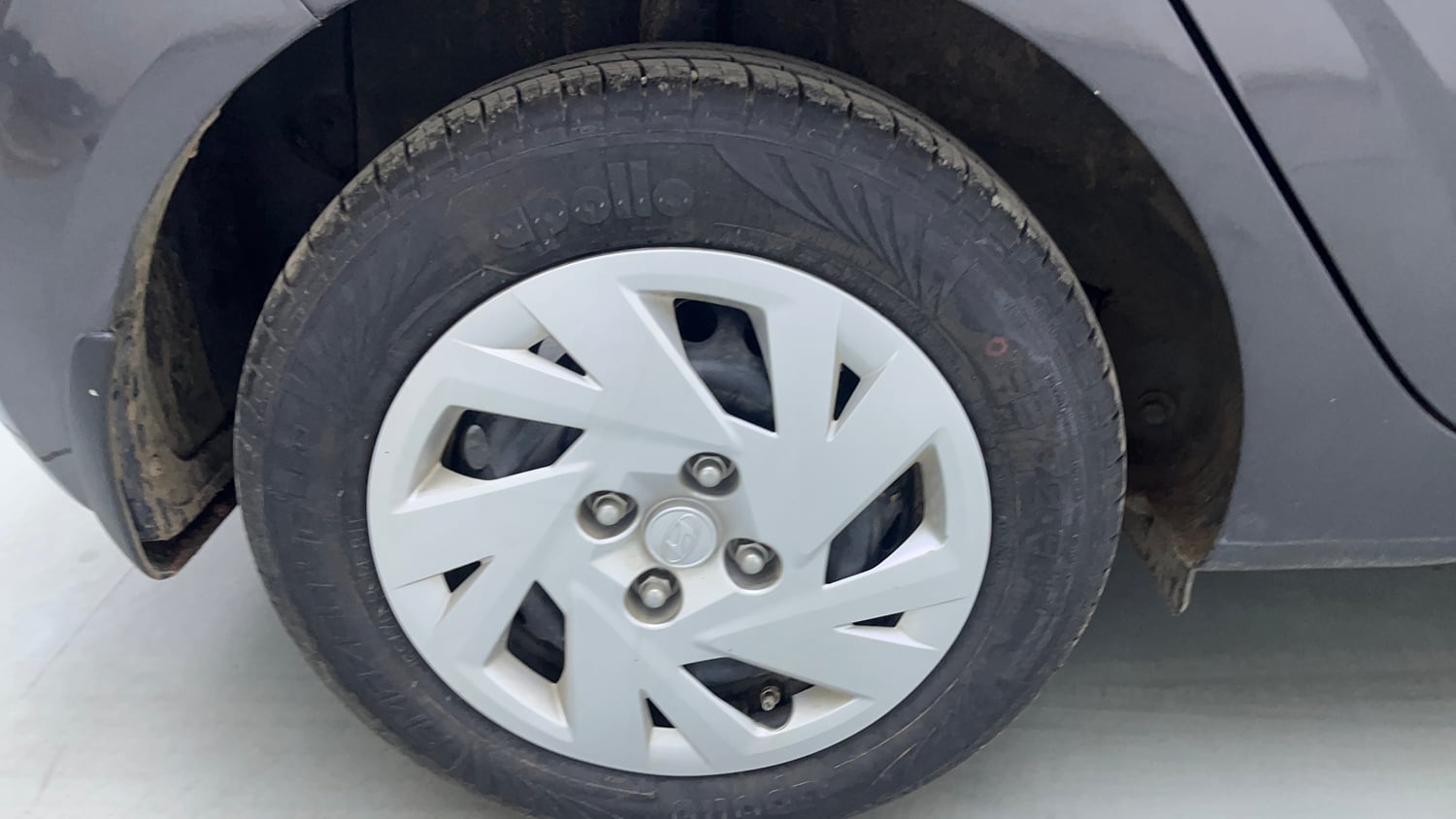 Used 2024 Hyundai Grand i10 Nios Magna 1.2 Kappa Petrol Manual tyres RIGHT REAR TYRE RIM VIEW