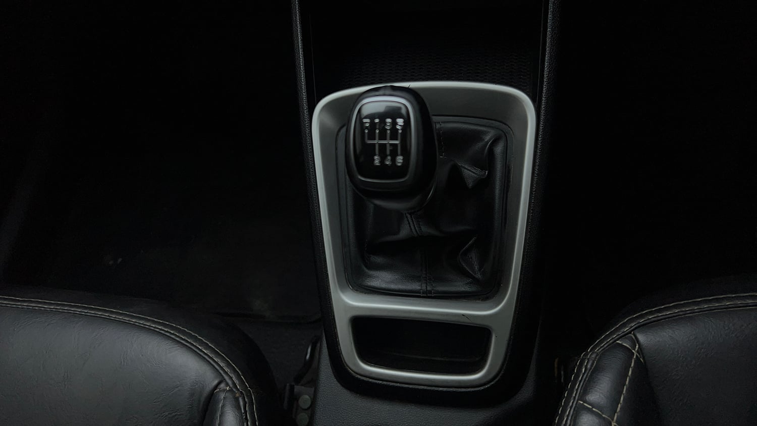 Used 2020 Hyundai Venue SX 1.4 CRDi Diesel Manual interior GEAR  KNOB VIEW