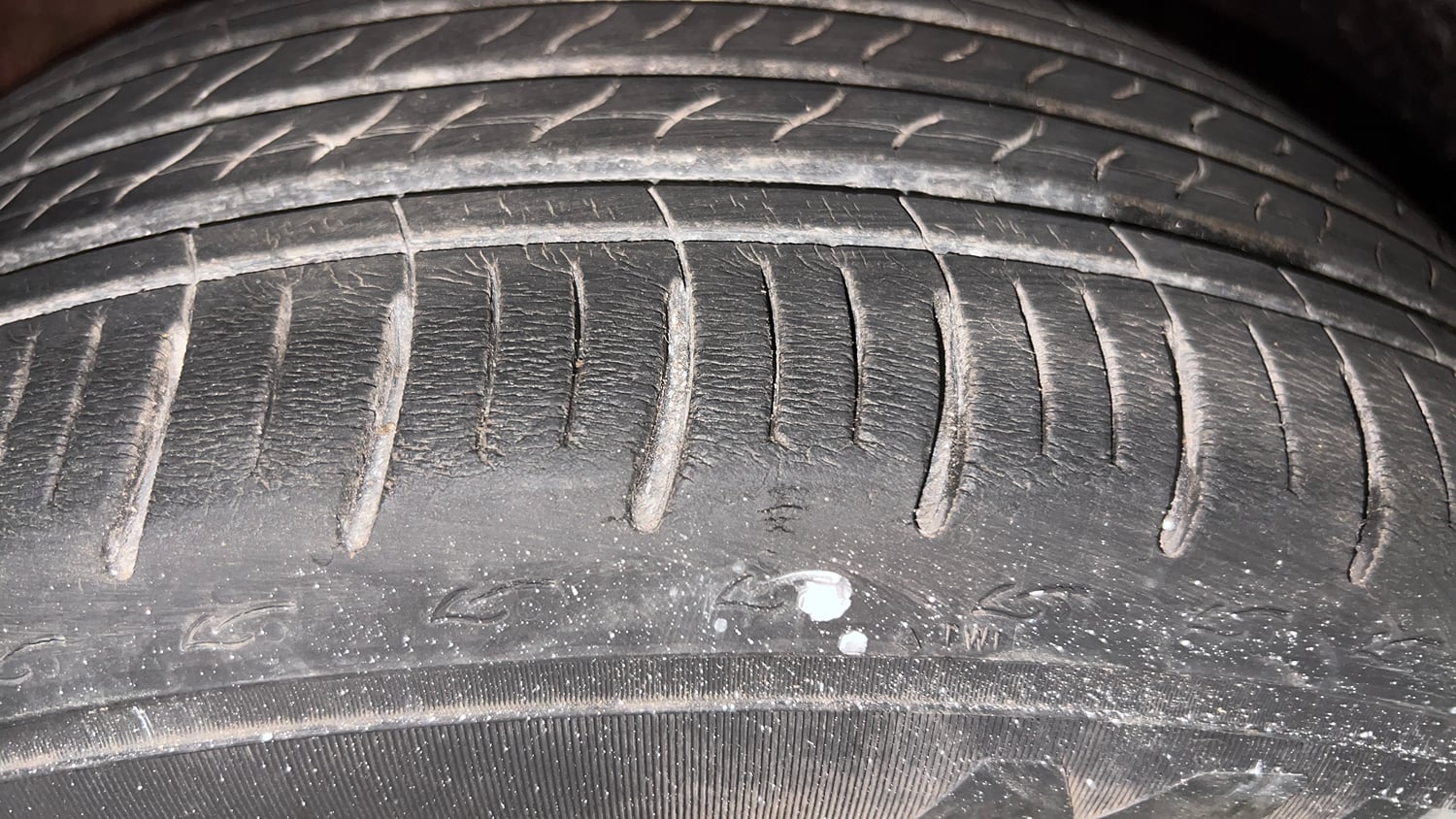 Used 2016 Volkswagen Polo Highline1.2L (P) Petrol Manual tyres RIGHT FRONT TYRE TREAD VIEW
