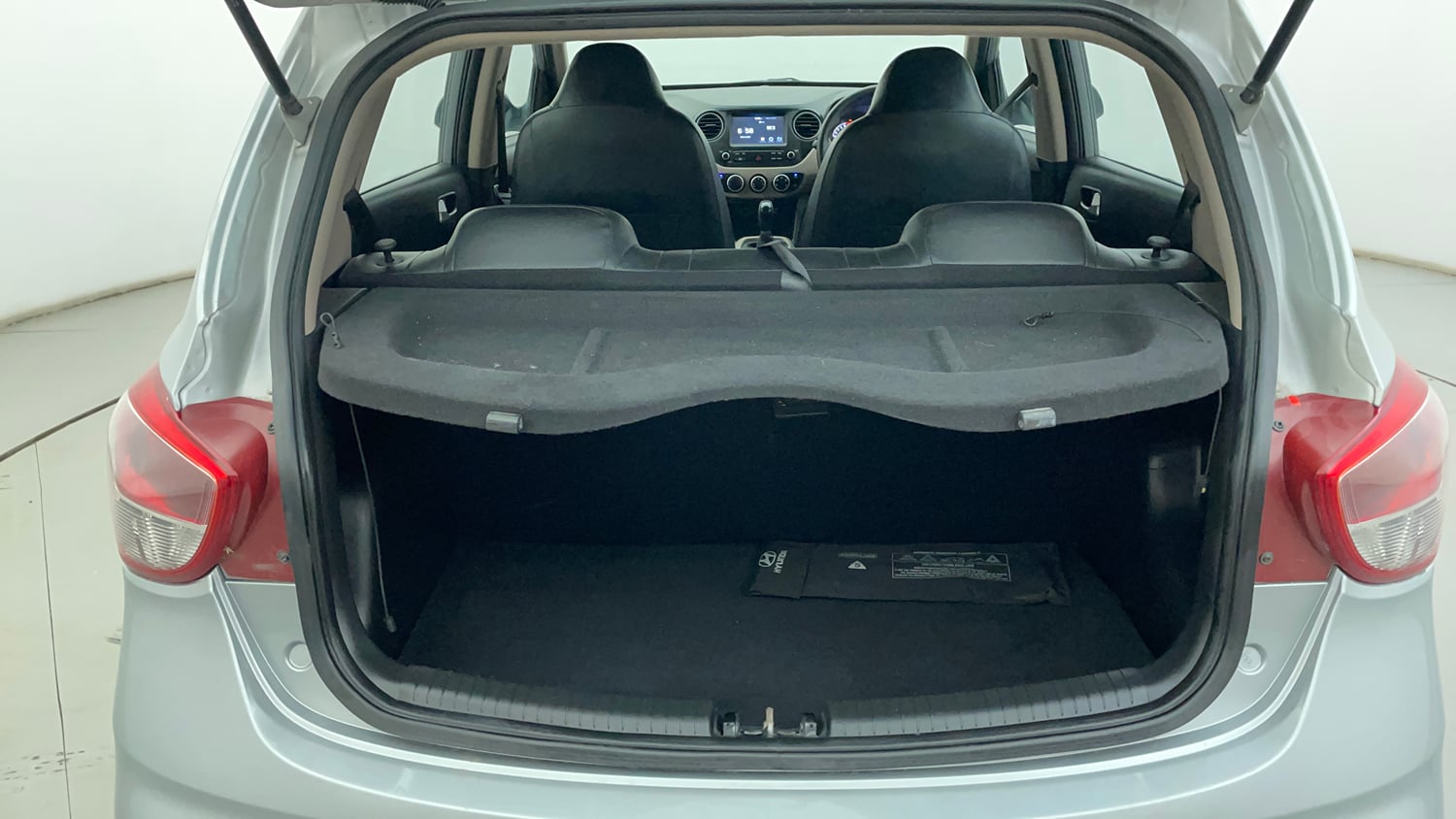 Used 2019 Hyundai Grand i10 Sportz AT 1.2 Kappa VTVT Petrol Automatic interior DICKY INSIDE VIEW