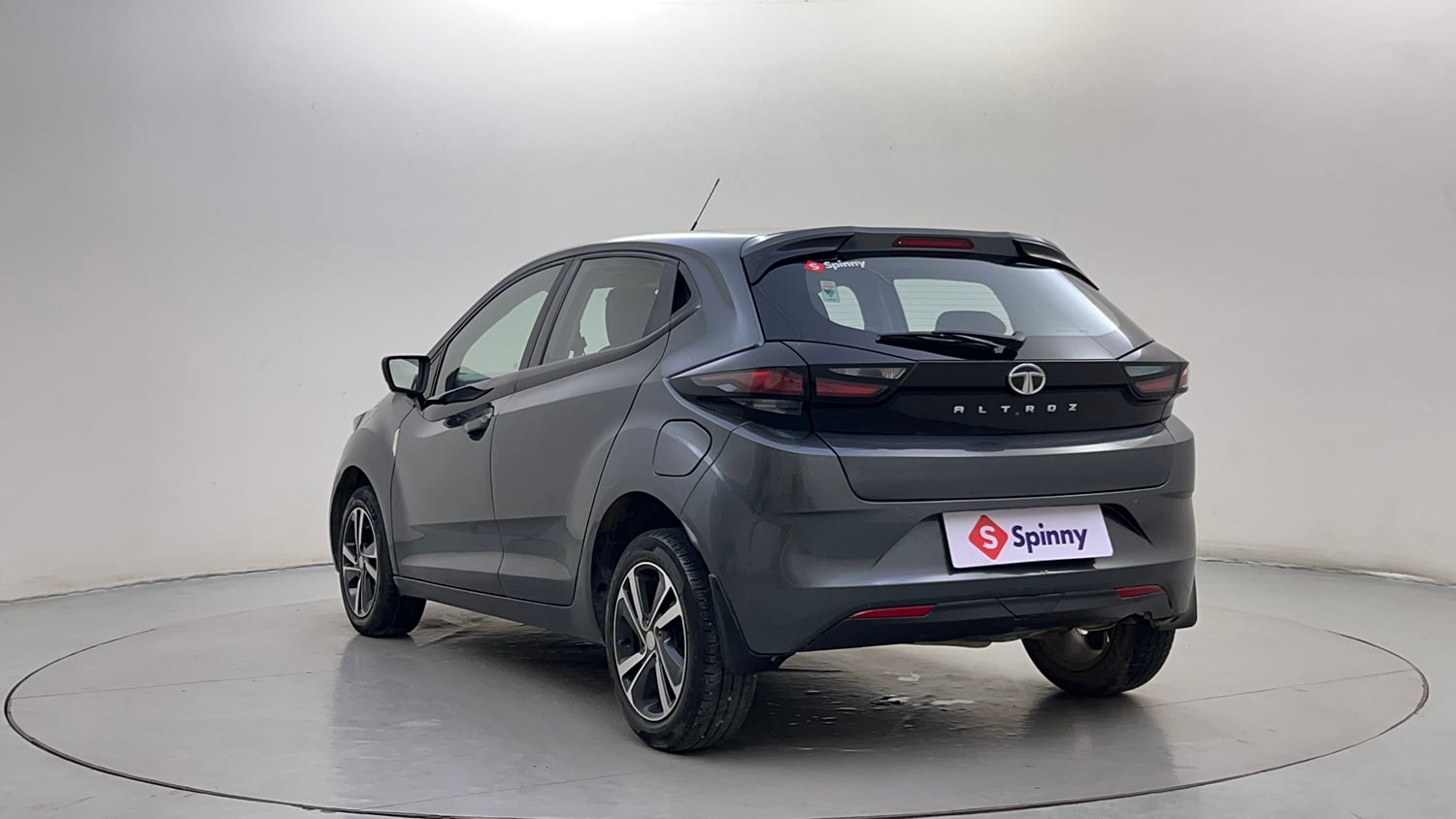 Used 2021 Tata Altroz XZ Petrol Petrol Manual exterior LEFT REAR CORNER VIEW