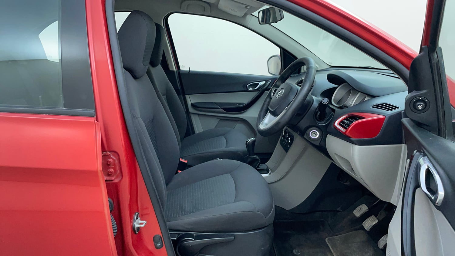 Used 2017 Tata Tiago Revotron XZ Petrol Manual interior RIGHT SIDE FRONT DOOR CABIN VIEW